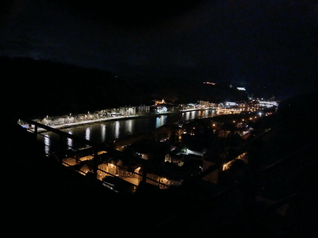 dinant de nuit